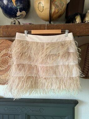 Club Monaco cream ostritch feather mini skirt sz12, glam, festival